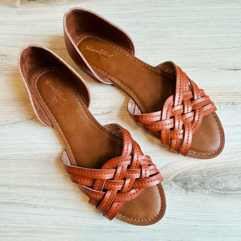 Universal Thread Leather Braided Sandals Size 7